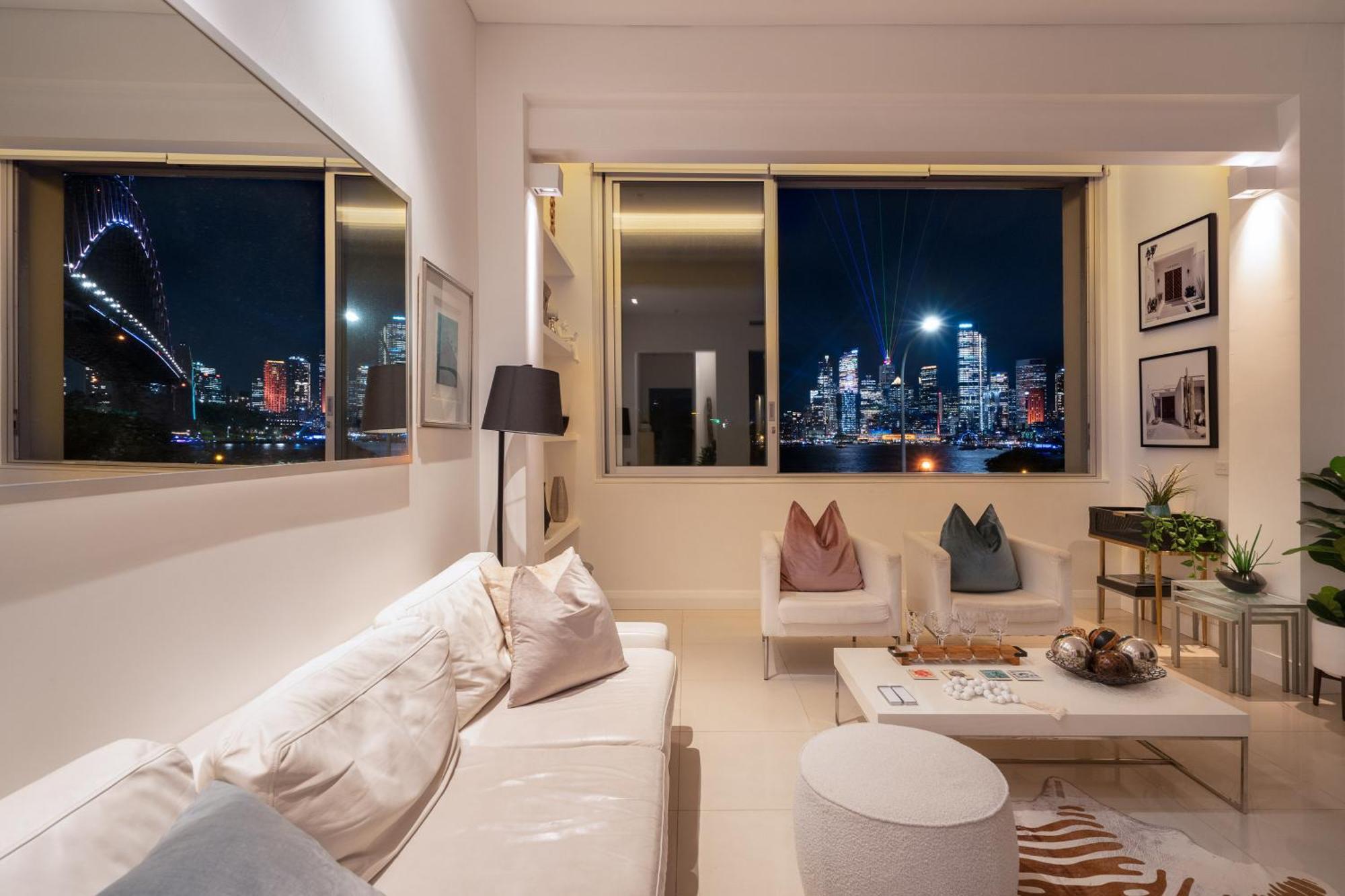 Harbourview - The Views Of *